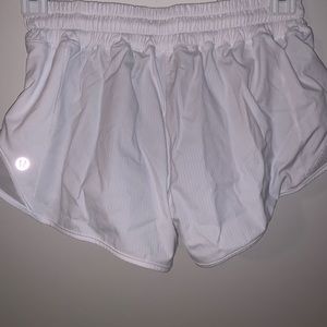 Lululemon Hotty Hot Short 2”